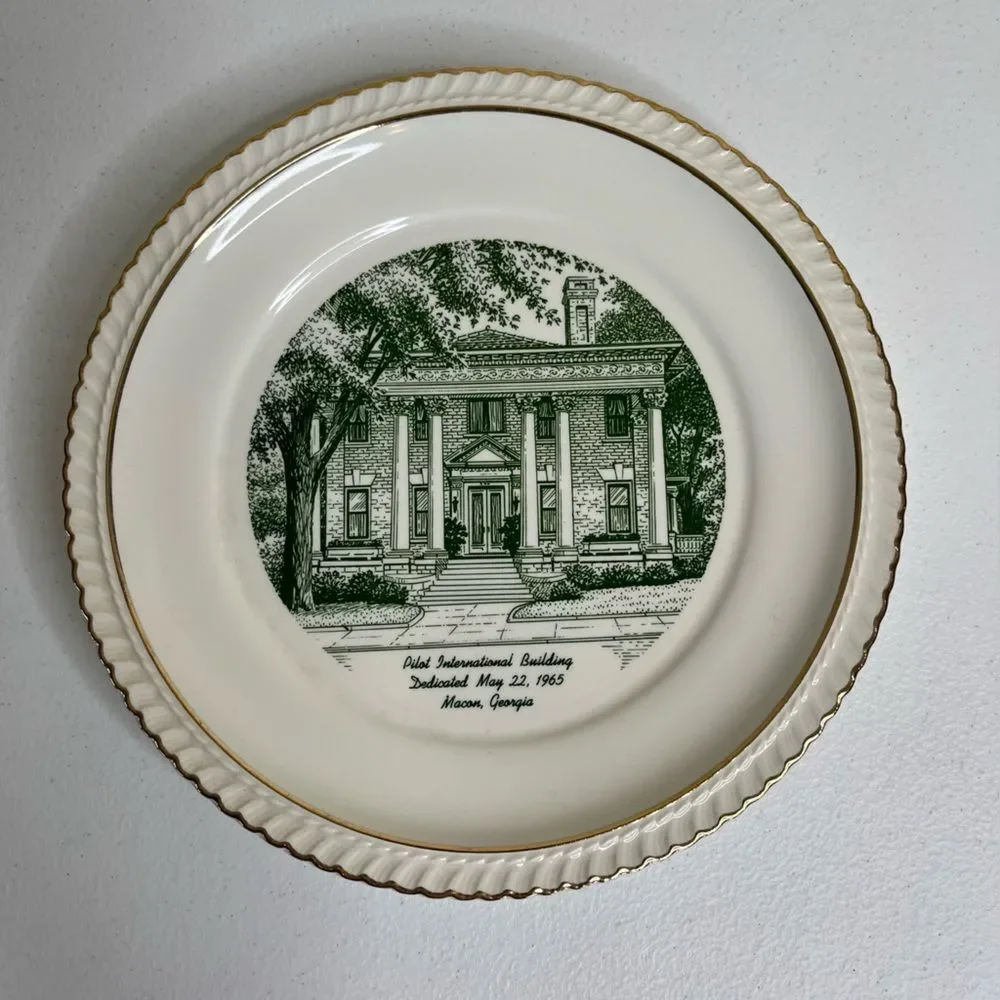 Vintage World Wide Art Pilot International Building Plate Macon GA Gold Trim